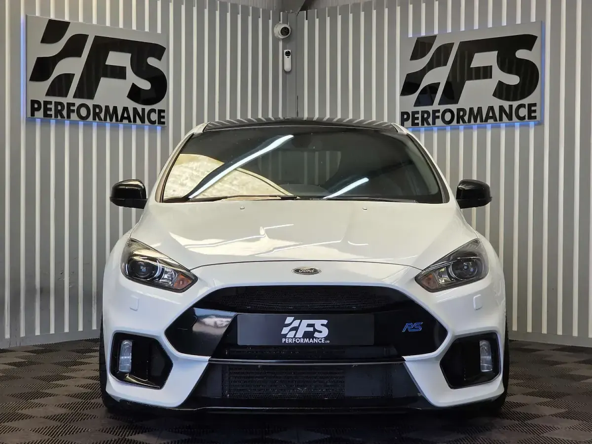 Used Ford Focus RS 350 HP (257 kW) 2016 White Hatchback
