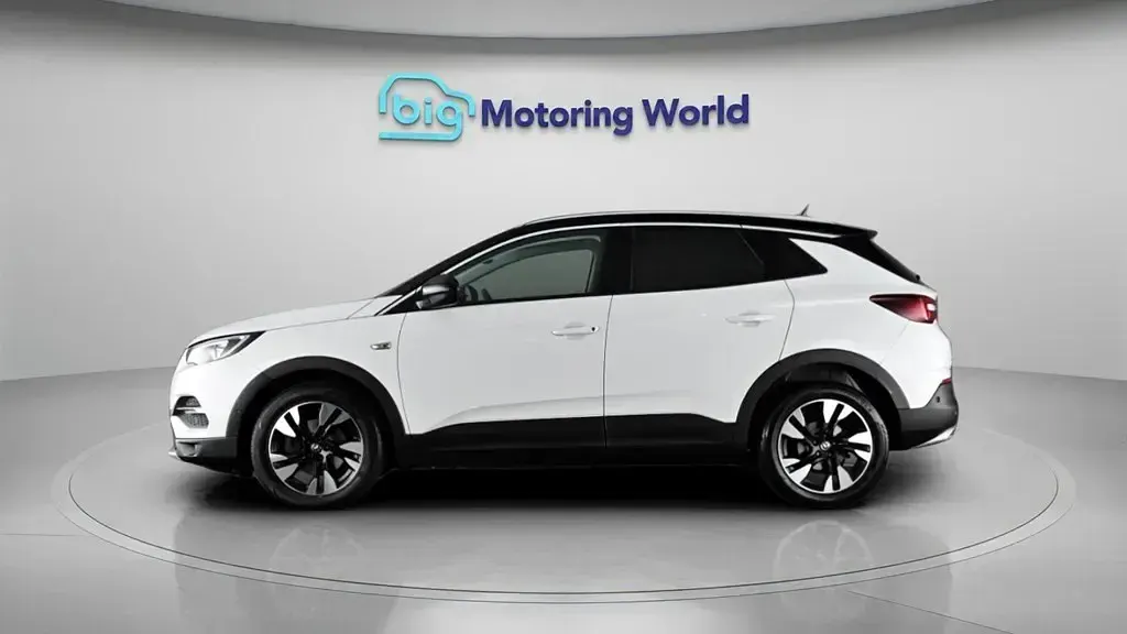 Second-hand Vauxhall Grandland X Design Edition 130 CP (95 kW) 2019 Alb SUV
