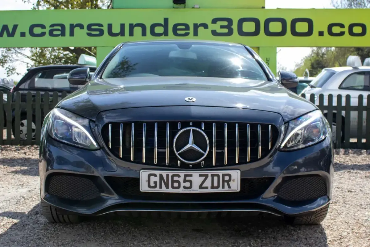 Usado Mercedes C200 2015 Cinzento Sedan
