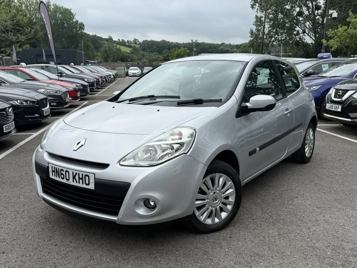 Used Renault Clio 2010 Silver Hatchback
