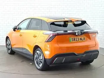 Used MG MG4 EV Trophy 149 kW (203 HP) 2023 Orange Hatchback