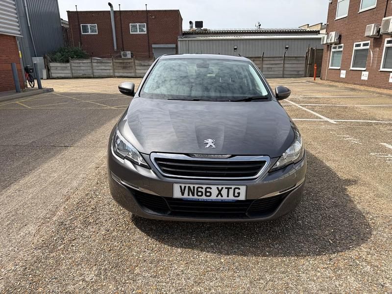 Second-hand Peugeot 308 Active 110 CP (80 kW) 2016 Gri Hatchback