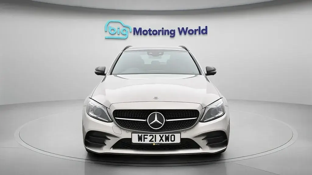 Usado Mercedes C300e AMG line 2021 Prateado Carrinha