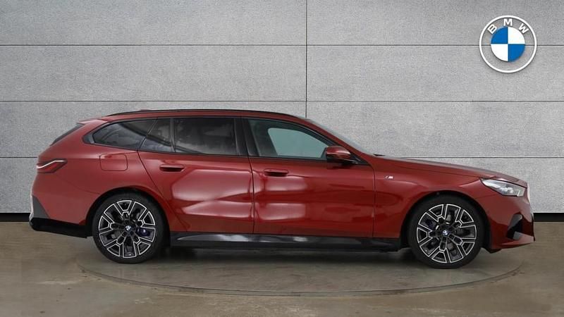 Used BMW 530e M Sport 295 HP (216 kW) 2025 Red Estate