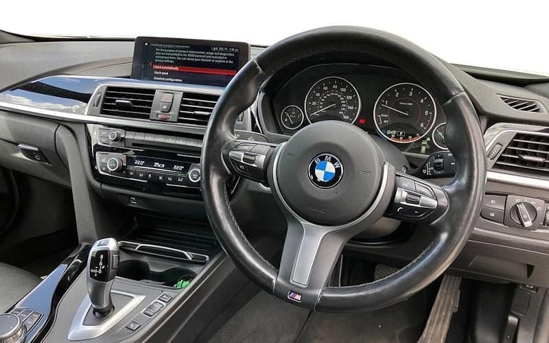 Used BMW 318 Comfort Edition 150 HP (110 kW) 2018 Silver Estate