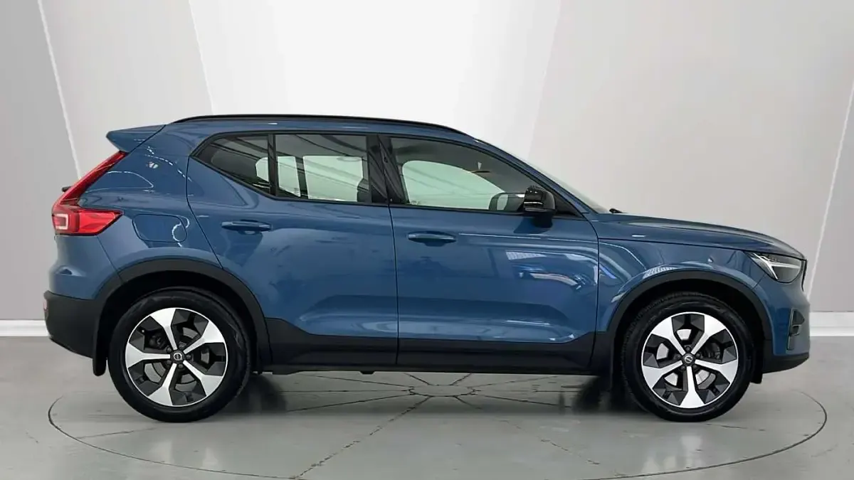 Used Volvo XC40 Plus 161 HP (118 kW) 2024 Blue SUV
