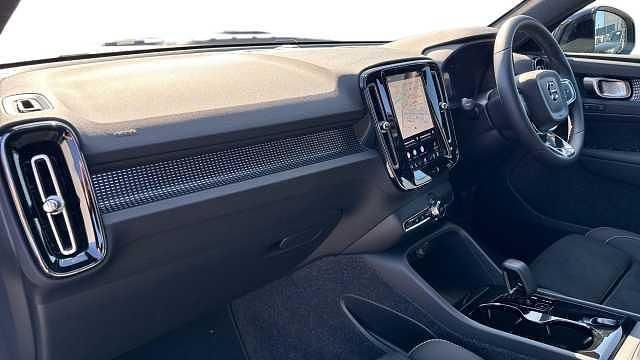 New Volvo EC40 Plus 182 kW (248 HP) 2026 SUV