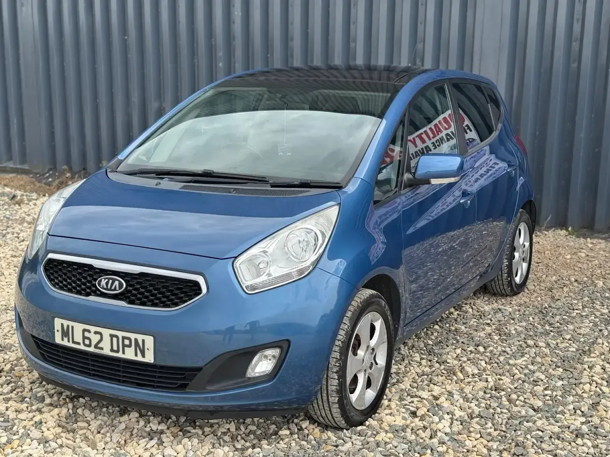 Used Kia Venga 125 HP (91 kW) 2012 Blue Hatchback