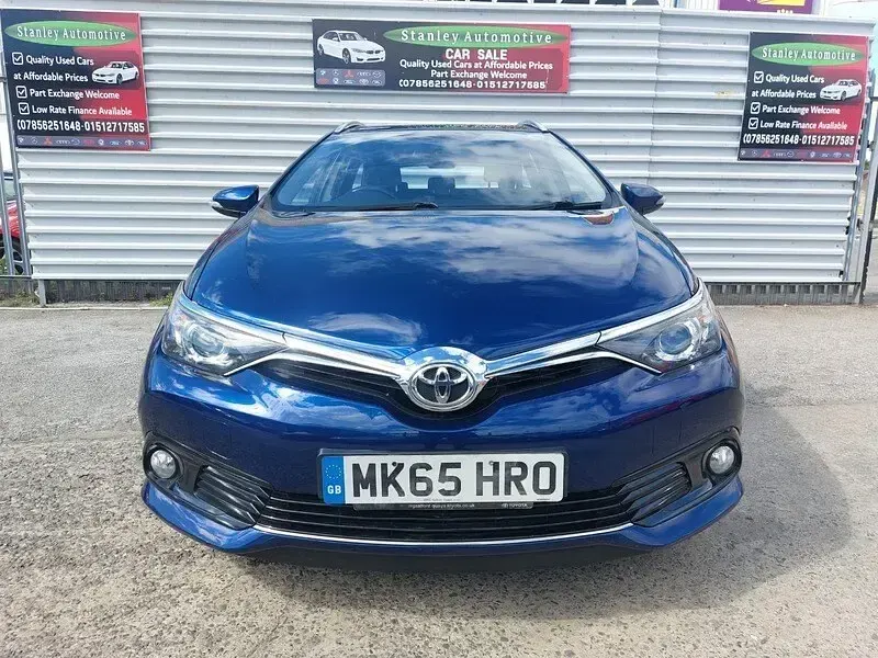 Used Toyota Auris Business Edition 2015 Blue Estate