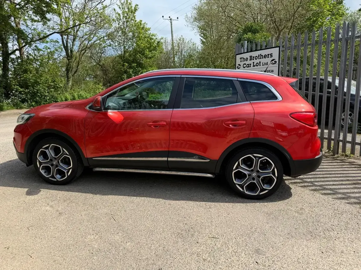Usado Renault Kadjar Dynamique 110 HP (80 kW) 2015 Vermelho SUV