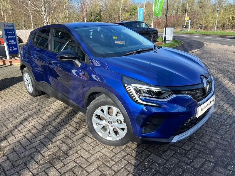 Second-hand Renault Captur Iconic 143 CP (105 kW) 2022 Albastru SUV
