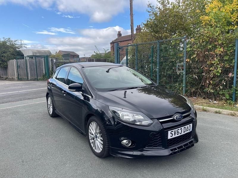 Used Ford Focus Zetec 115 HP (84 kW) 2013 Black Hatchback