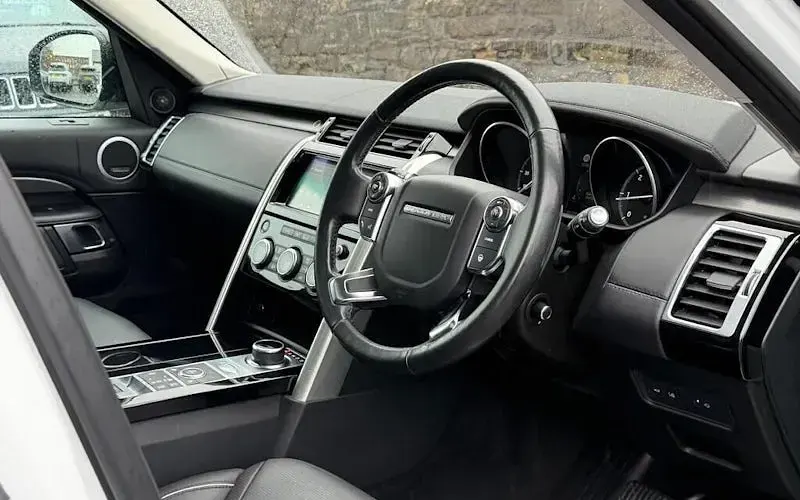 Used Land Rover Discovery HSE Luxury 241 HP (177 kW) 2017 White SUV