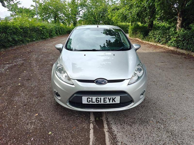 Used Ford Fiesta Zetec 2011 Silver Hatchback