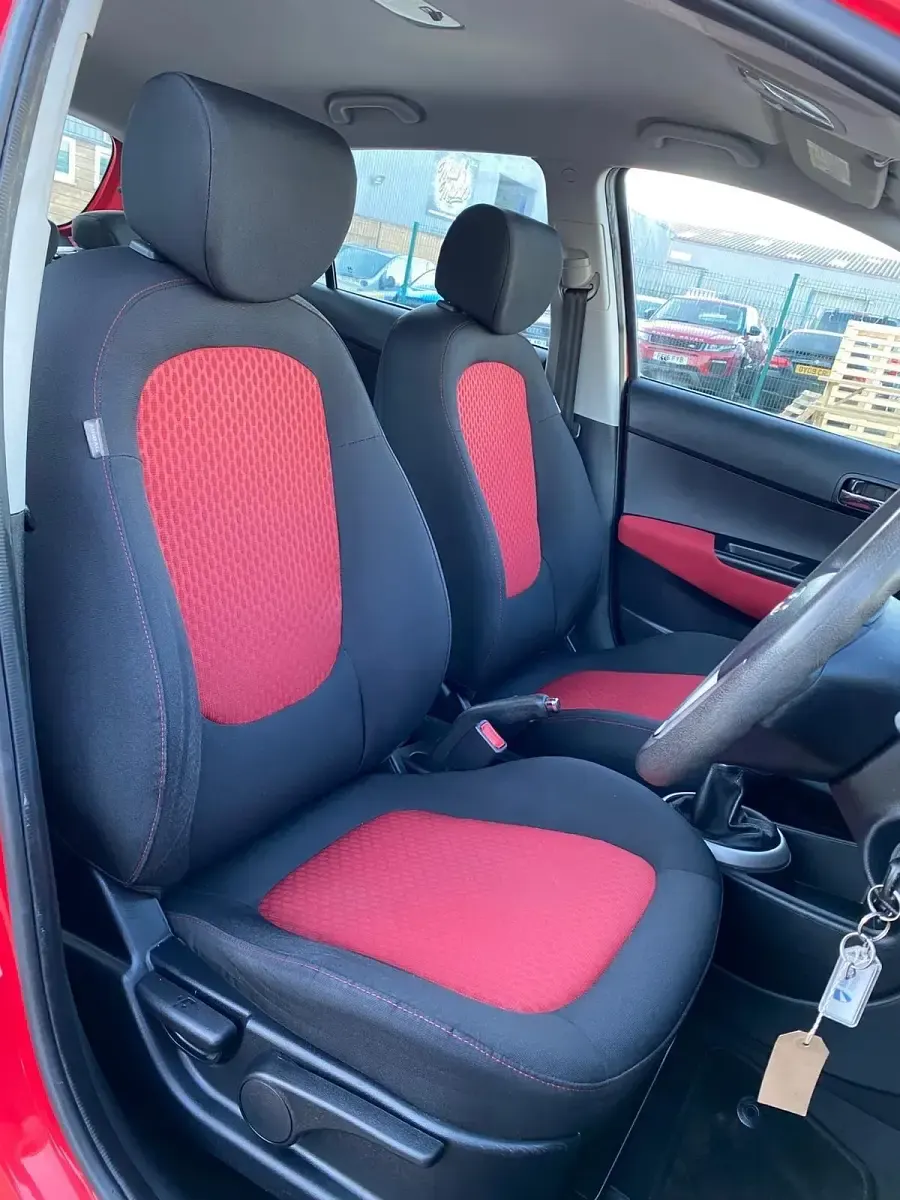 Used Hyundai i20 Comfort 101 HP (74 kW) 2010 Red Hatchback