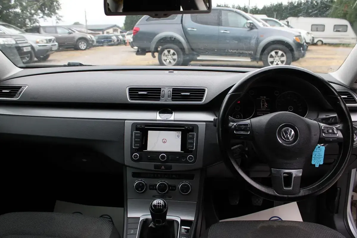 Used VW Passat Highline 2013 Silver Sedan