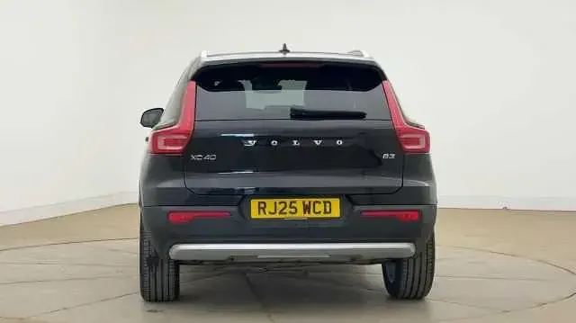 Used Volvo XC40 Core 161 HP (118 kW) 2026 SUV