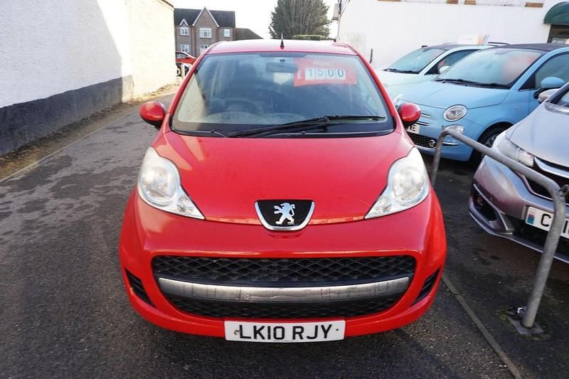 Used Peugeot 107 68 HP (50 kW) 2010 Red Hatchback
