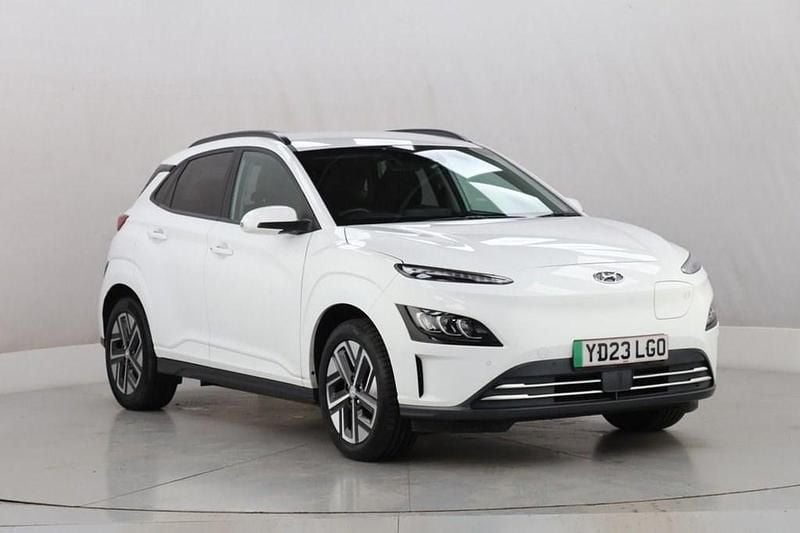Used Hyundai Kona Premium 100 kW (136 HP) 2023 White SUV