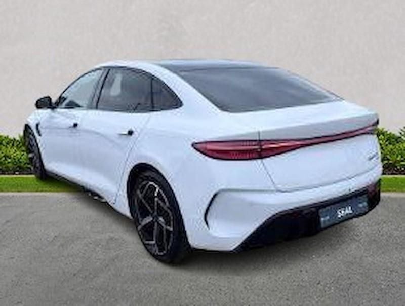 Used BYD Seal 389 kW (530 HP) 2025 White Sedan