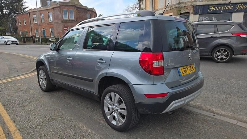Used Skoda Yeti Drive 110 HP (80 kW) 2017 Grey SUV