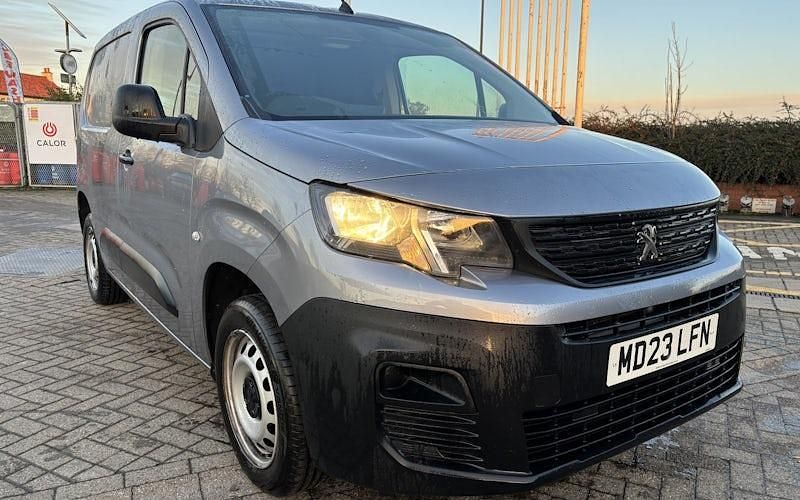 Used Peugeot Partner Premium 102 HP (75 kW) 2023 MPV
