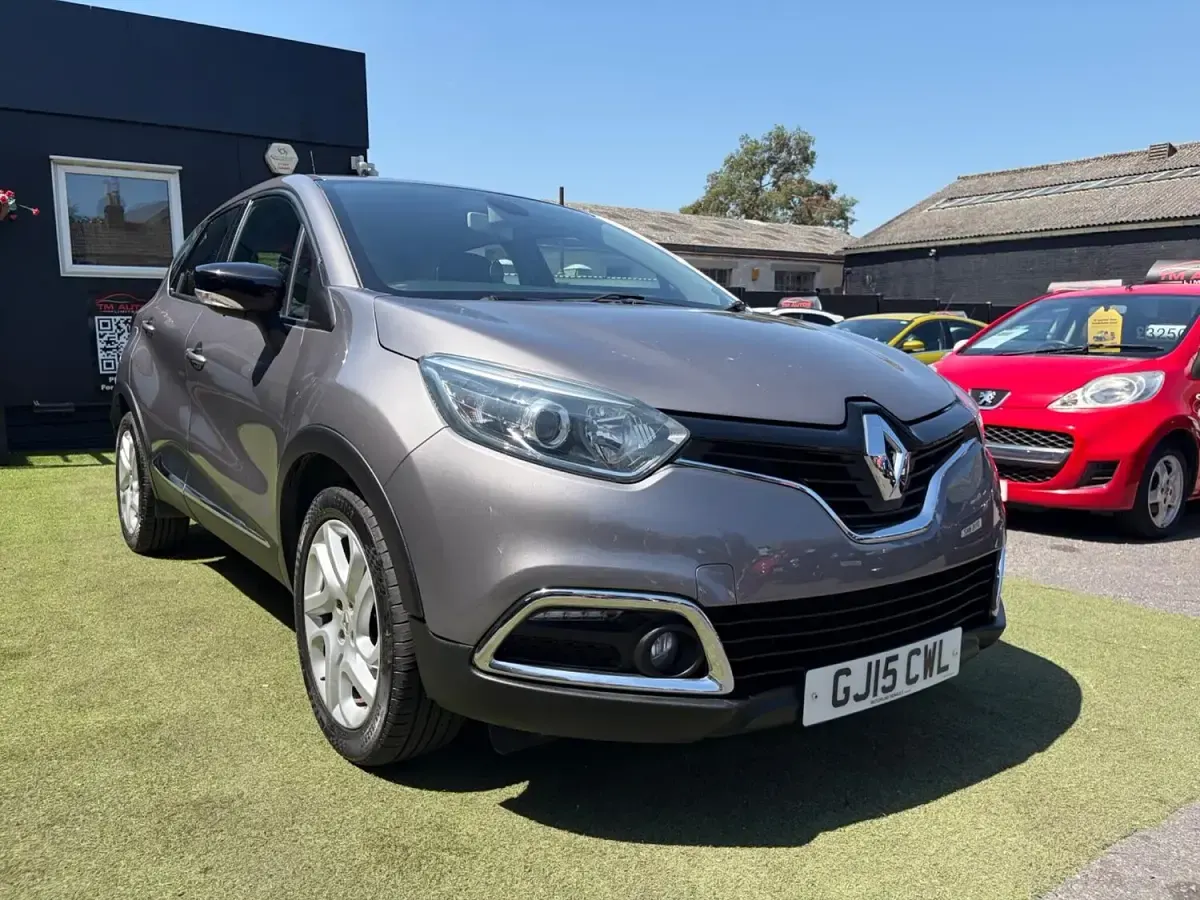 Used Renault Captur Dynamique 90 HP (66 kW) 2015 Grey SUV