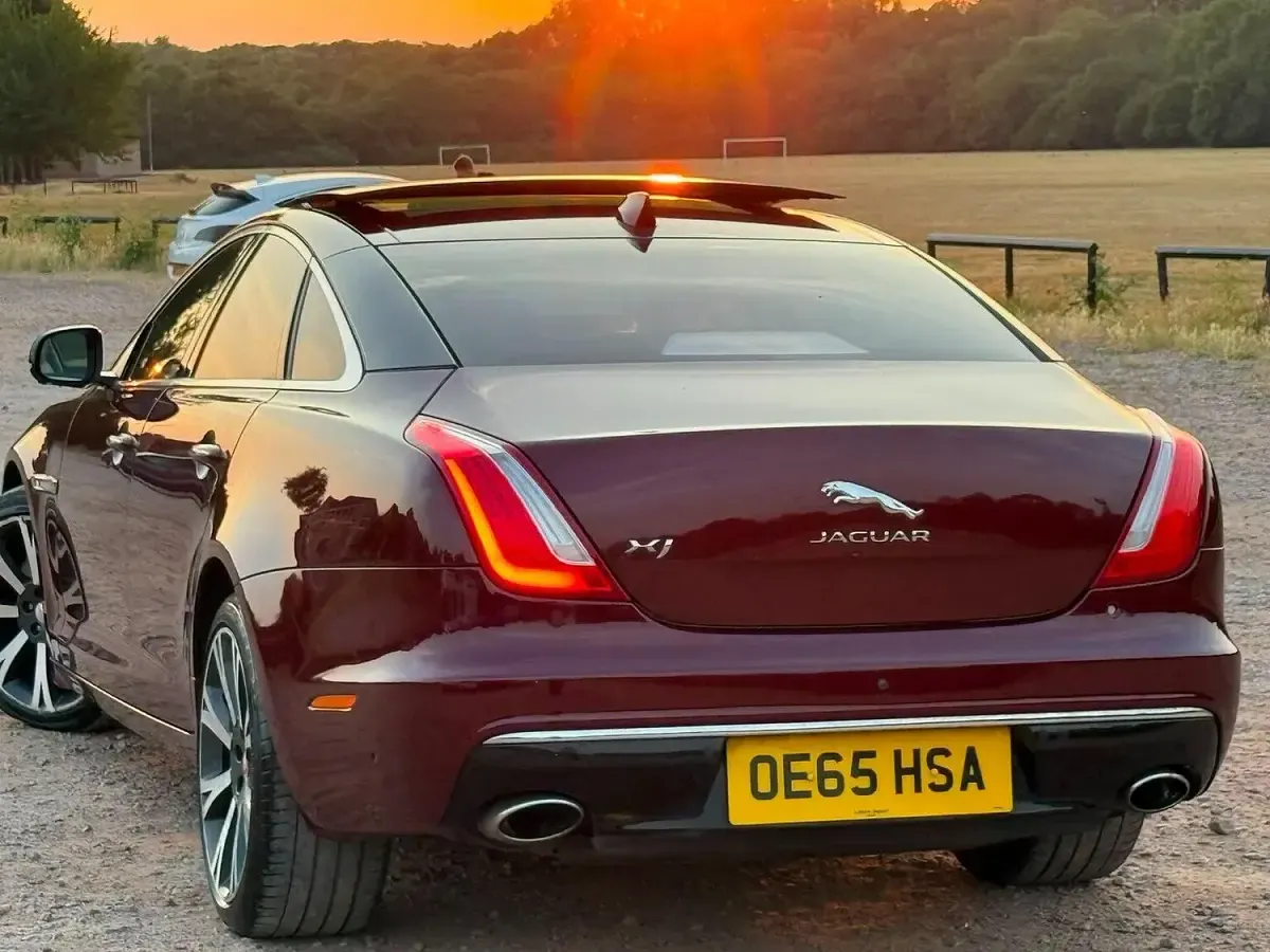 Used Jaguar XJ Portfolio 300 HP (220 kW) 2015 Red Sedan