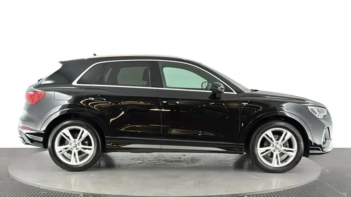 Begagnad Audi Q3 S-Line 150 HK (110 kW) 2020 Svart SUV