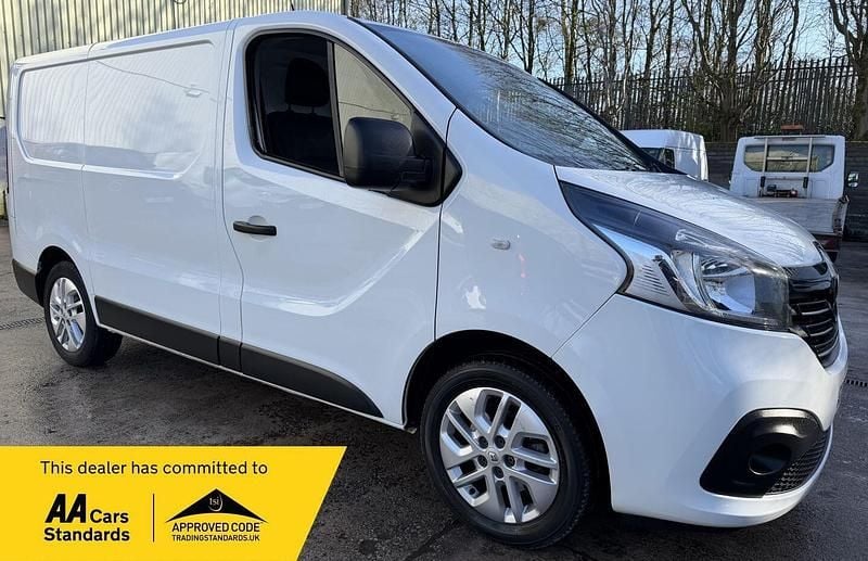 Used Renault Trafic 2017 White MPV