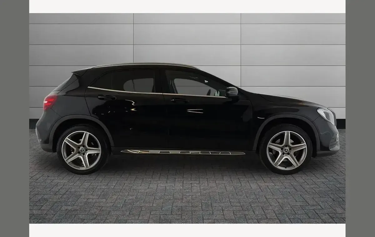 Used Mercedes GLA250 AMG Line Premium 211 HP (155 kW) 2018 Cosmos black SUV