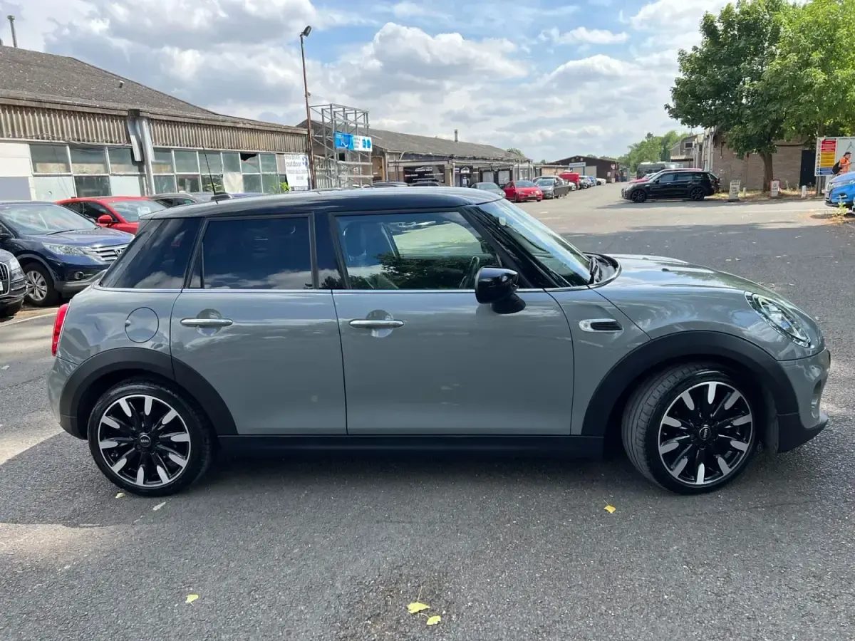 Używany Mini Cooper Exclusive 2019 Szary Hatchback