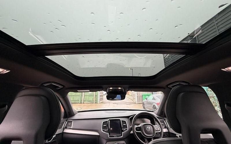 Used Volvo XC90 R-Design 235 HP (172 kW) 2019 SUV