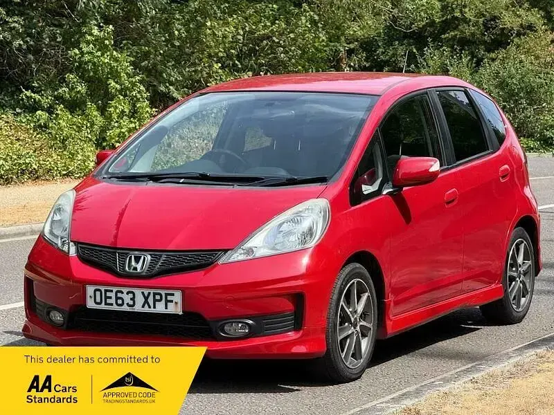 Used Honda Jazz SI 99 HP (72 kW) 2014 Red Hatchback
