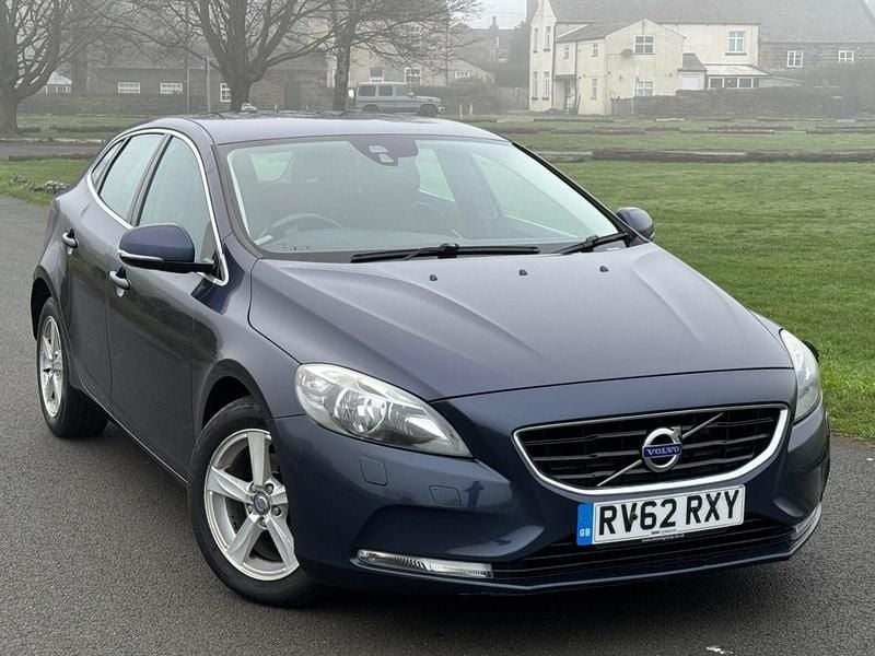 Blue Used 2012 Volvo V40 SE Hatchback | £2,495 - Image 1/4