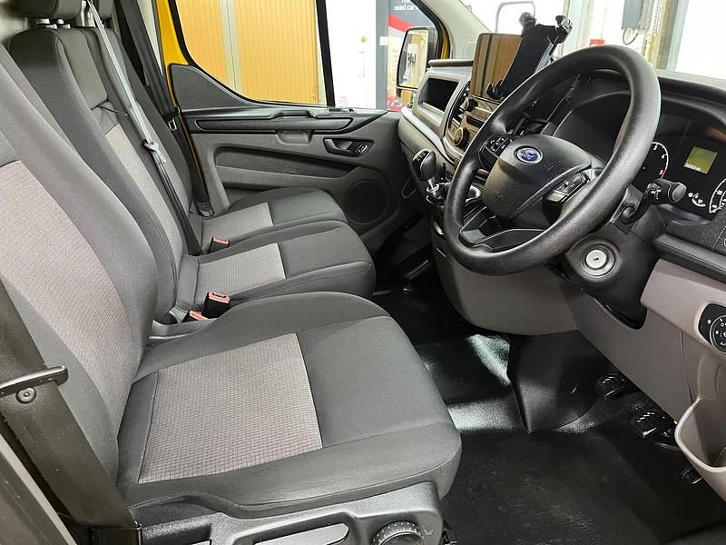 Used Ford Transit Custom 130 HP (95 kW) 2022 Yellow Van