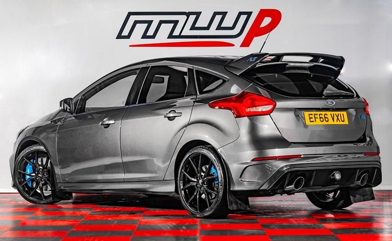 Used Ford Focus RS 350 HP (257 kW) 2016 Grey Hatchback