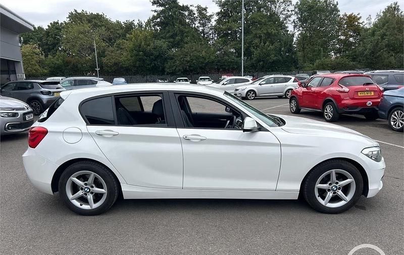 White Used 2019 BMW 118 Comfort Edition Hatchback | £11,950 (Super price) - Image 1/3