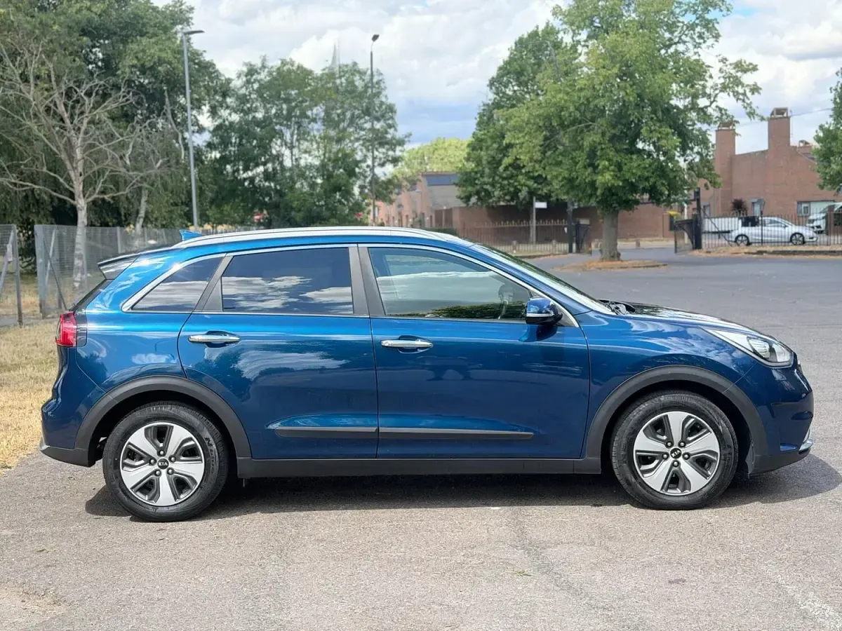 Used Kia Niro 141 HP (103 kW) 2018 Blue SUV