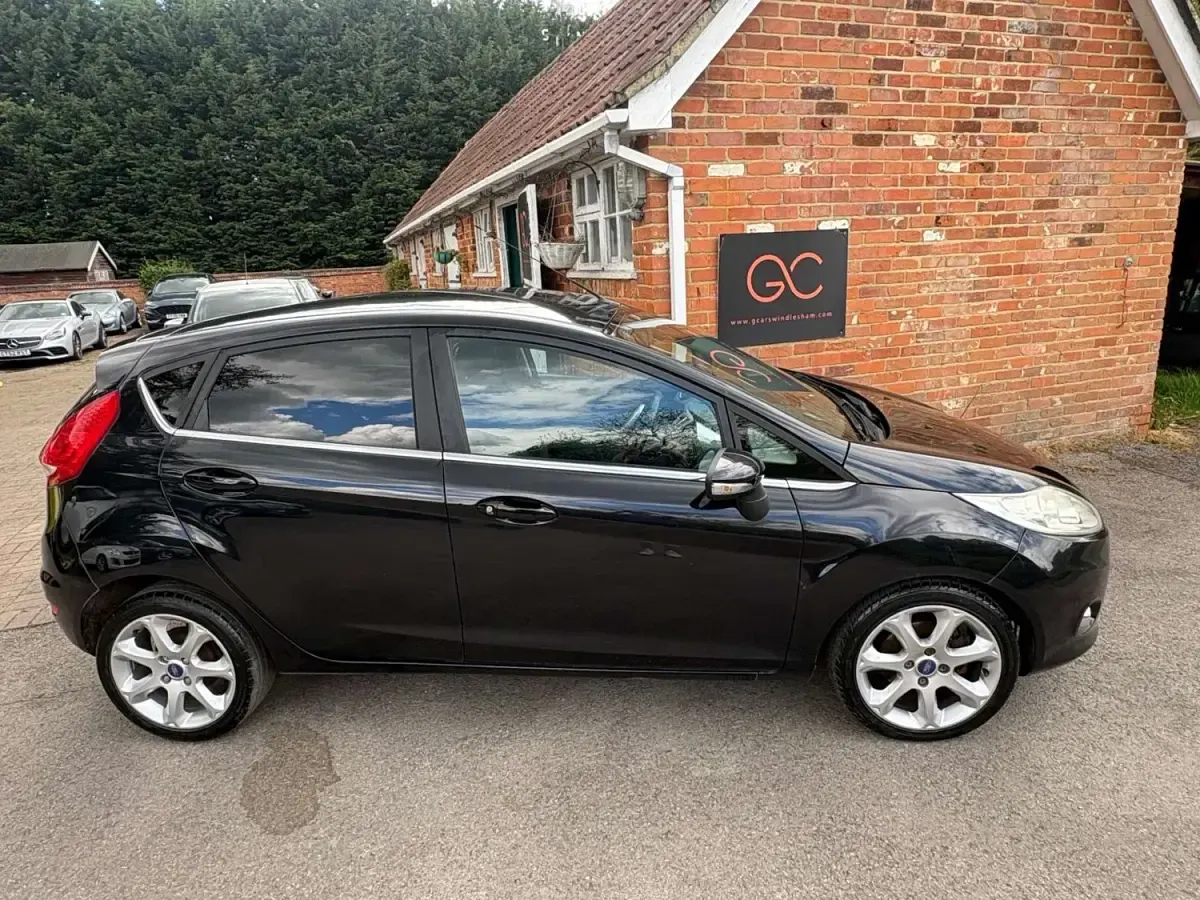 Usado Ford Fiesta Titanium 2008 Negro Utilitario