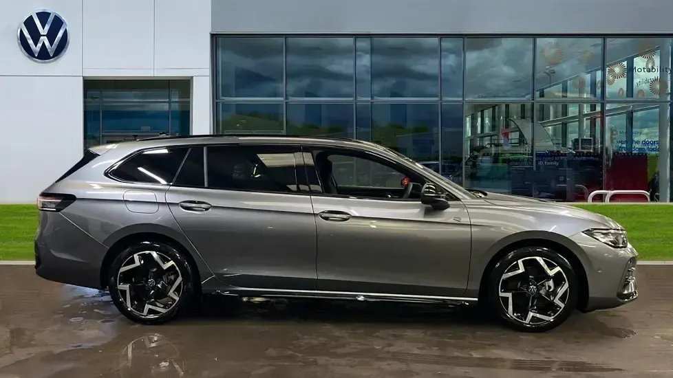 New VW Passat R-line 150 HP (110 kW) 2026 Diabase grey metallic Estate