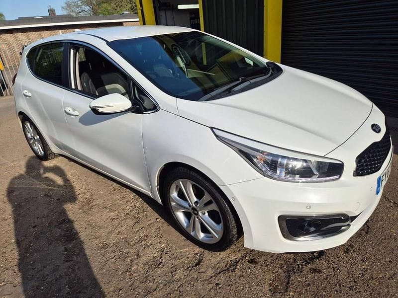 Used Kia Ceed 136 HP (100 kW) 2017 White Hatchback