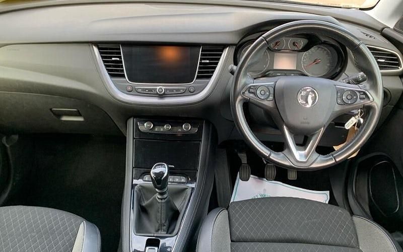 Used Vauxhall Grandland X SRi 131 HP (96 kW) 2021 SUV