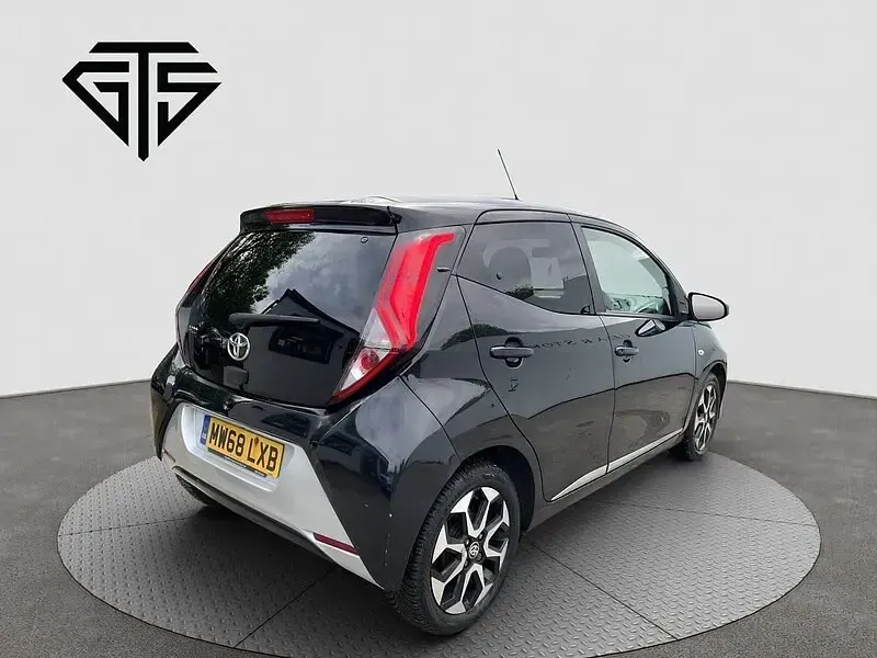Used Toyota Aygo X-plore 71 HP (52 kW) 2018 Black Hatchback