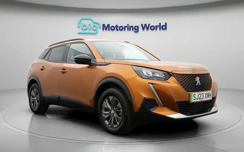 Used Peugeot e-2008 Active+ 100 kW (136 HP) 2023 SUV