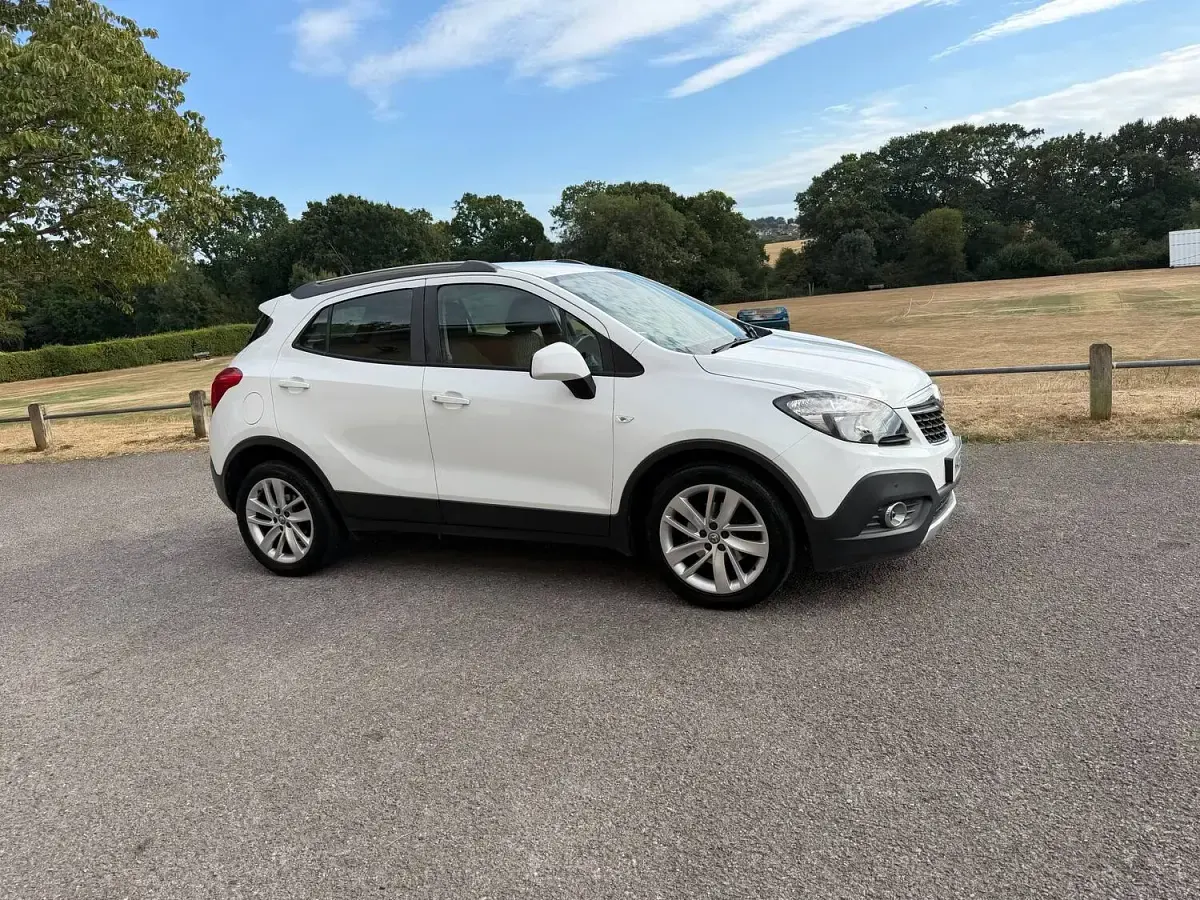 Used Vauxhall Mokka S 115 HP (84 kW) 2015 White SUV