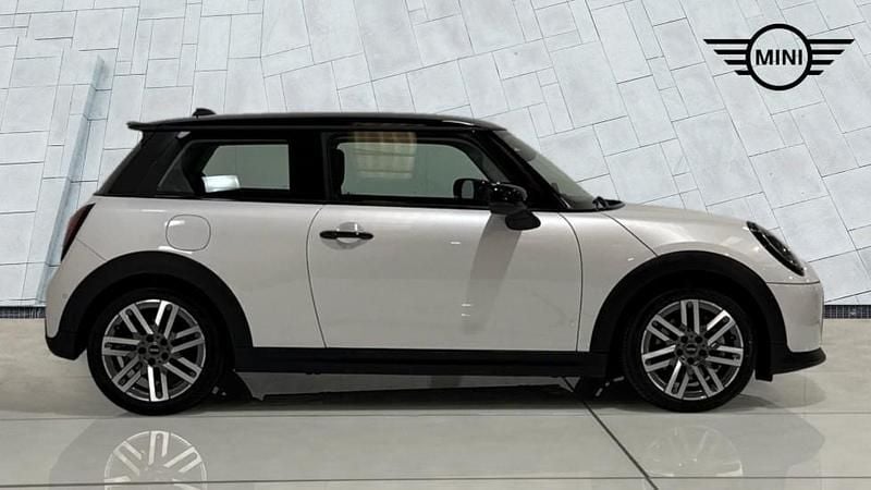 Used Mini Cooper S Hatch 201 HP (147 kW) 2024 White Hatchback