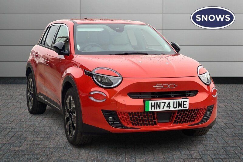 Orange Used 2024 Fiat 600 La Prima SUV | £24,249 (Fair price) - Image 1/4