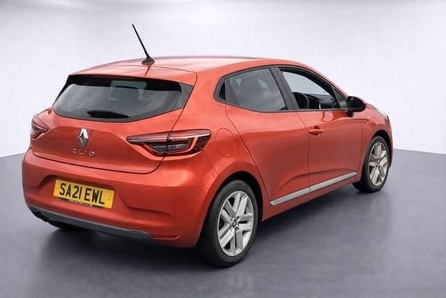 Used Renault Clio V Play 75 HP (55 kW) 2021 Hatchback