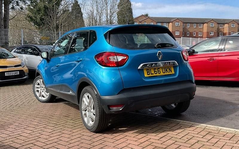 Used Renault Captur Dynamique 90 HP (66 kW) 2016 SUV